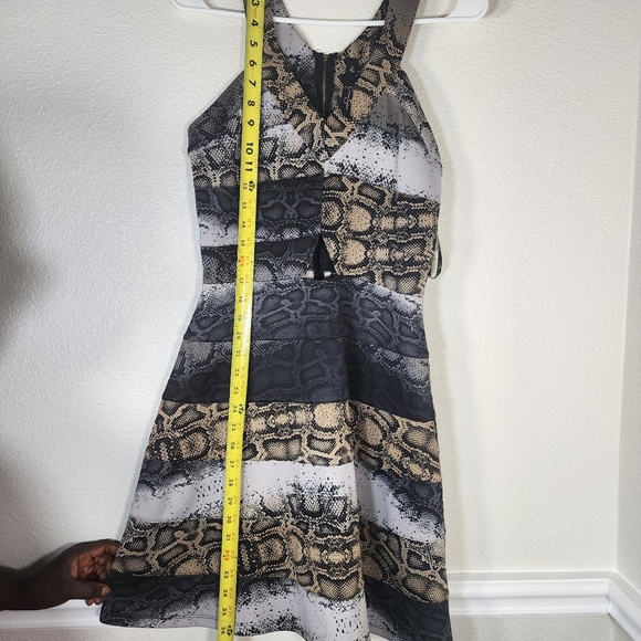 Jessica Simpson Mixed Reptilian Scuba Print Mini US Size M - Picture 7 of 11